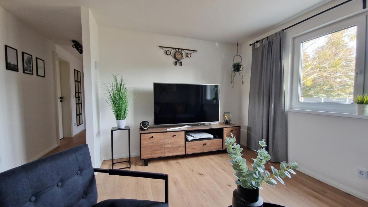 Ferienhaus Seeoase - 70Qm - Kamin -Terrassen - Parkplatz - Badestelle Fusslaeufig Joachimsthal Dış mekan fotoğraf